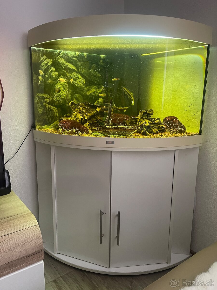 Predam rohové akvárium Juwel 190l