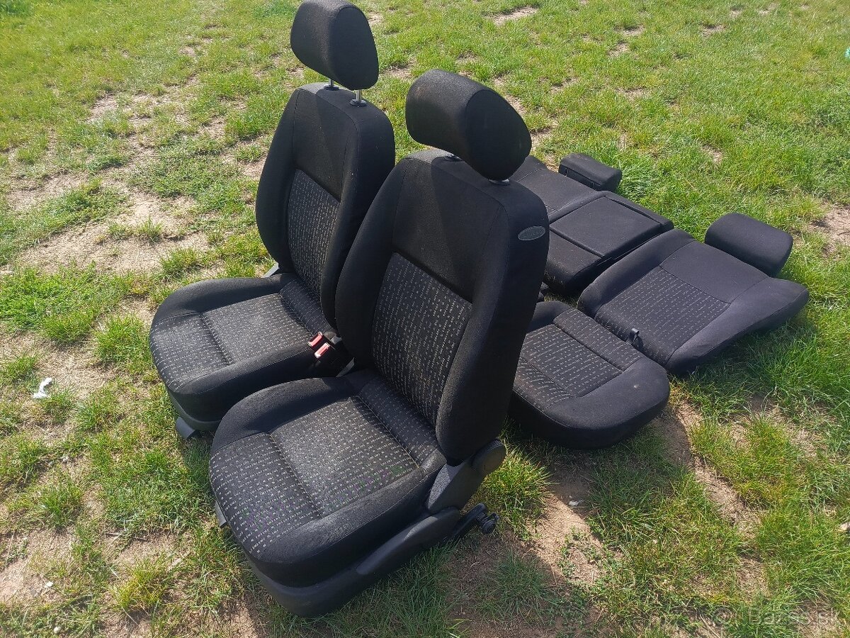 Vw Golf 4 sedačky