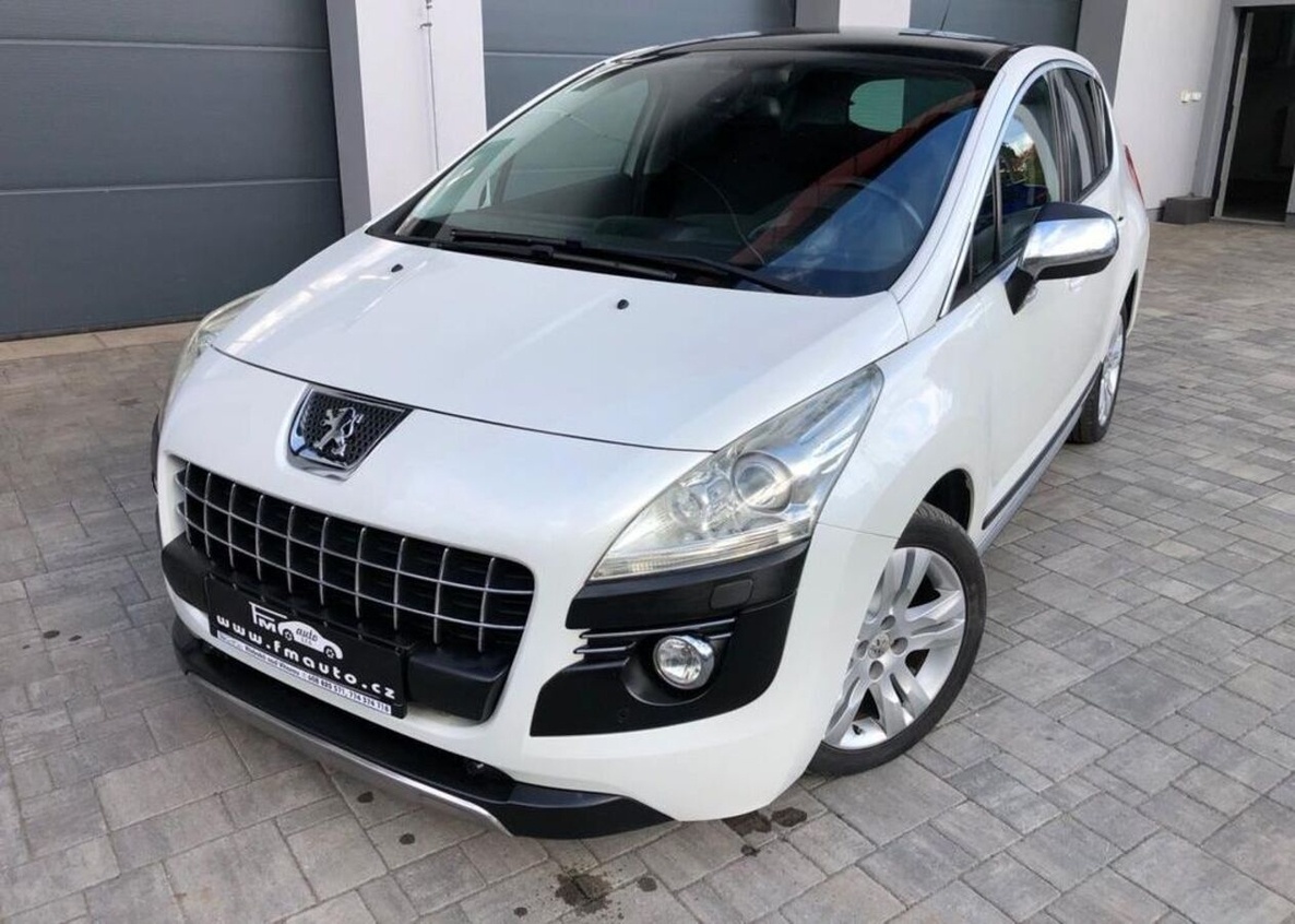 Peugeot 3008 2.0 HDi Panorama nafta manuál 110 kw