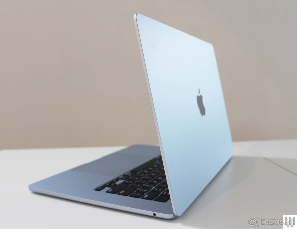 apple MacBook Air M4 15 16 GB 256 GB sky blue