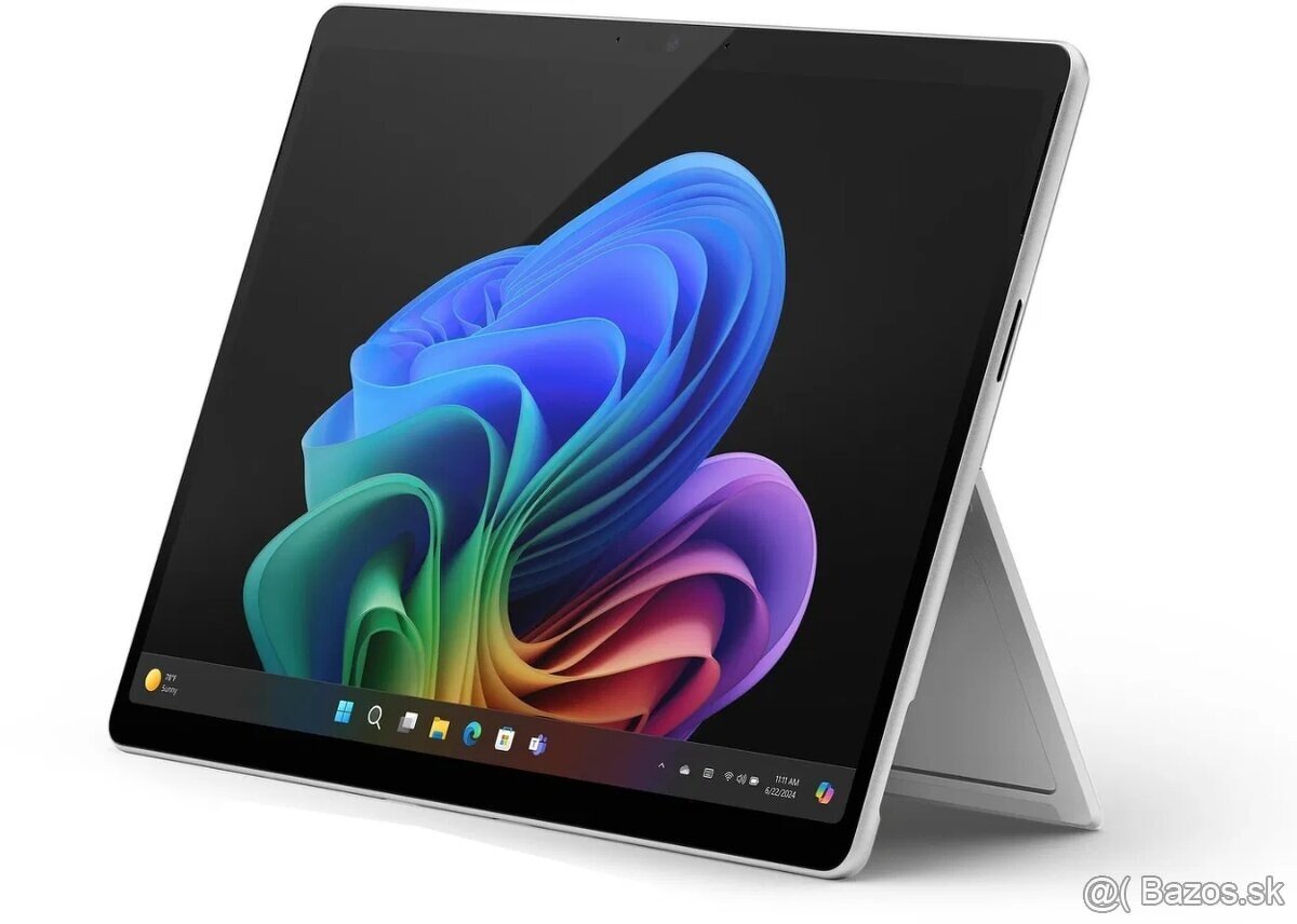 Microsoft Surface Pro | 13"OLED | Snapdragon® X Elite table