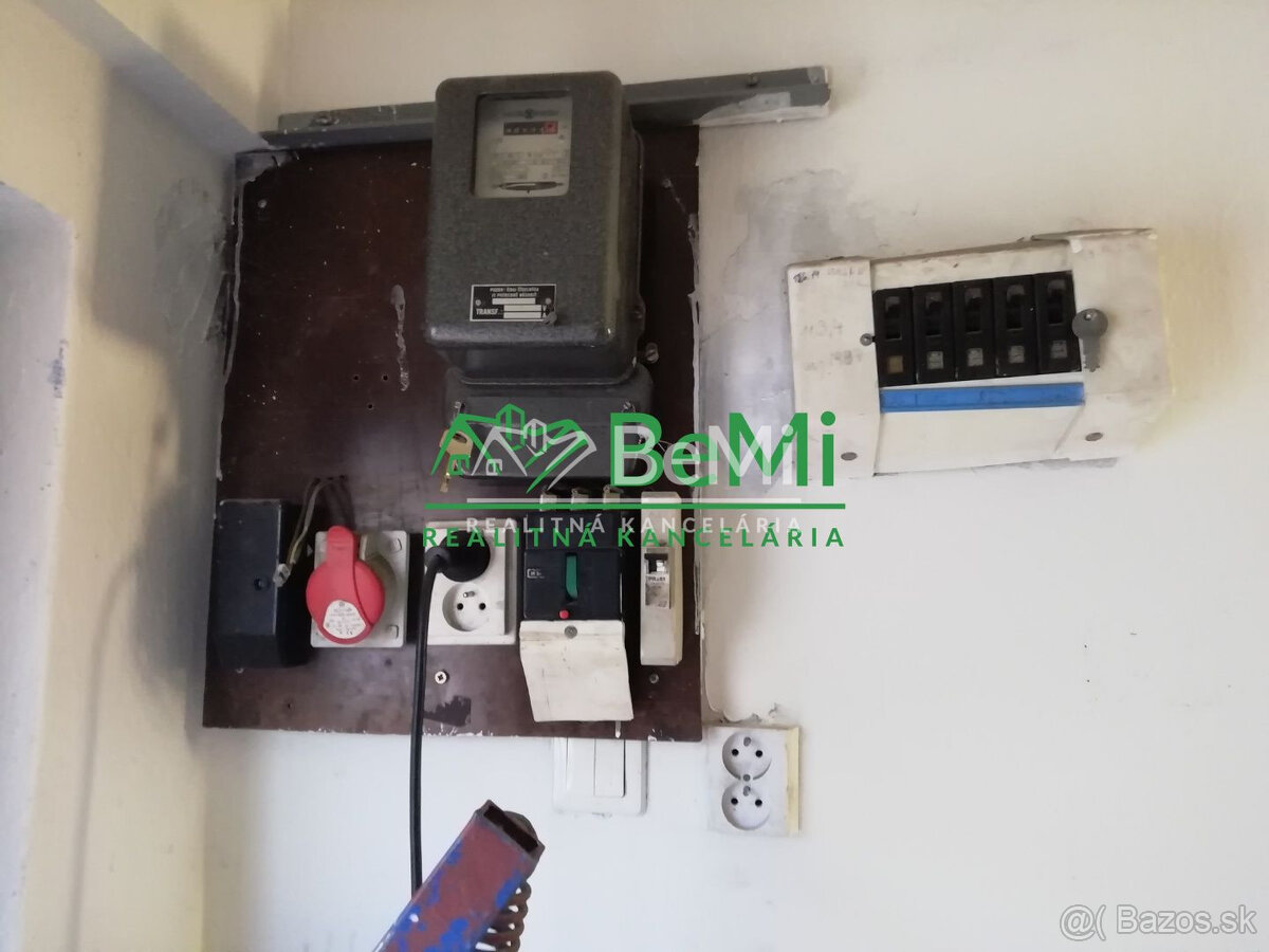 REZERVOVANÁ Garáž 18 m2, Tulská, Banská Bystrica