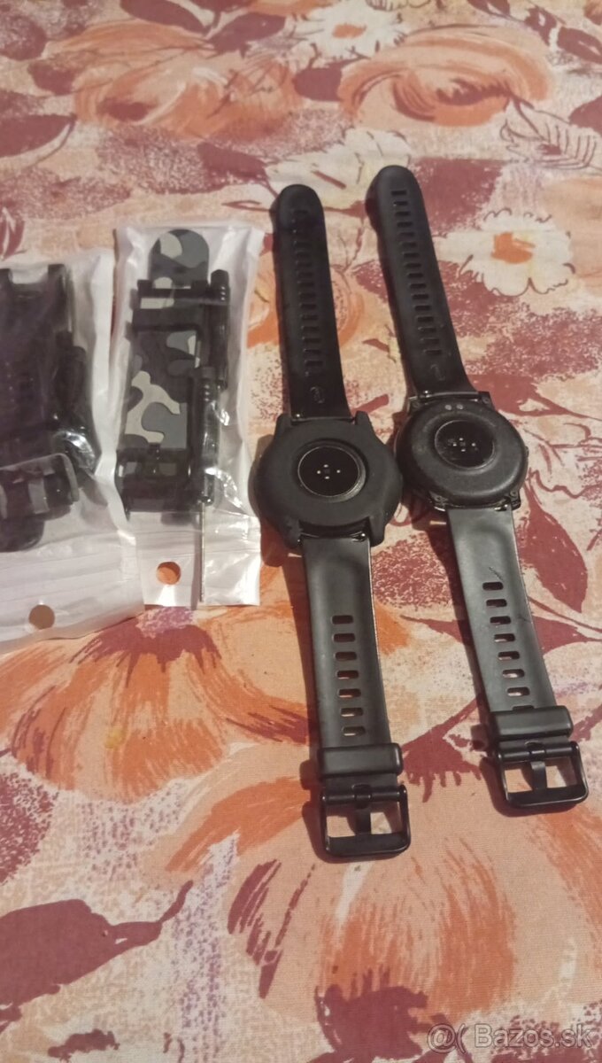 Mám na predaj 2 hodinky. Sú tam aj dve nové remenčeky