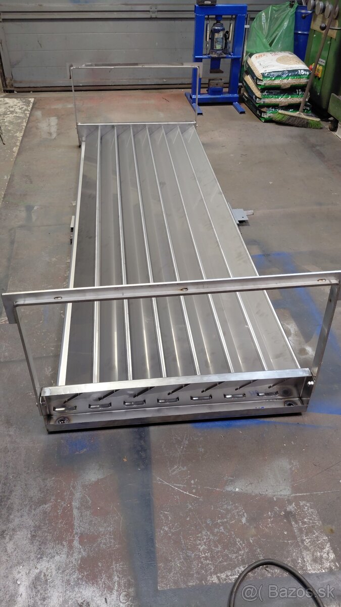 Nerezový odkvapávací žľab pod výparník- klima chladenie