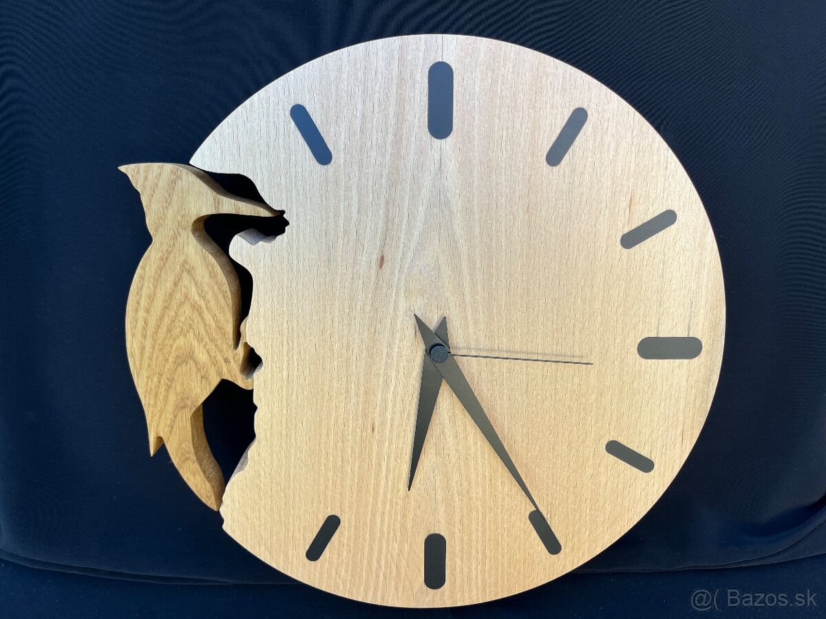 Epoxidové nástenné hodiny