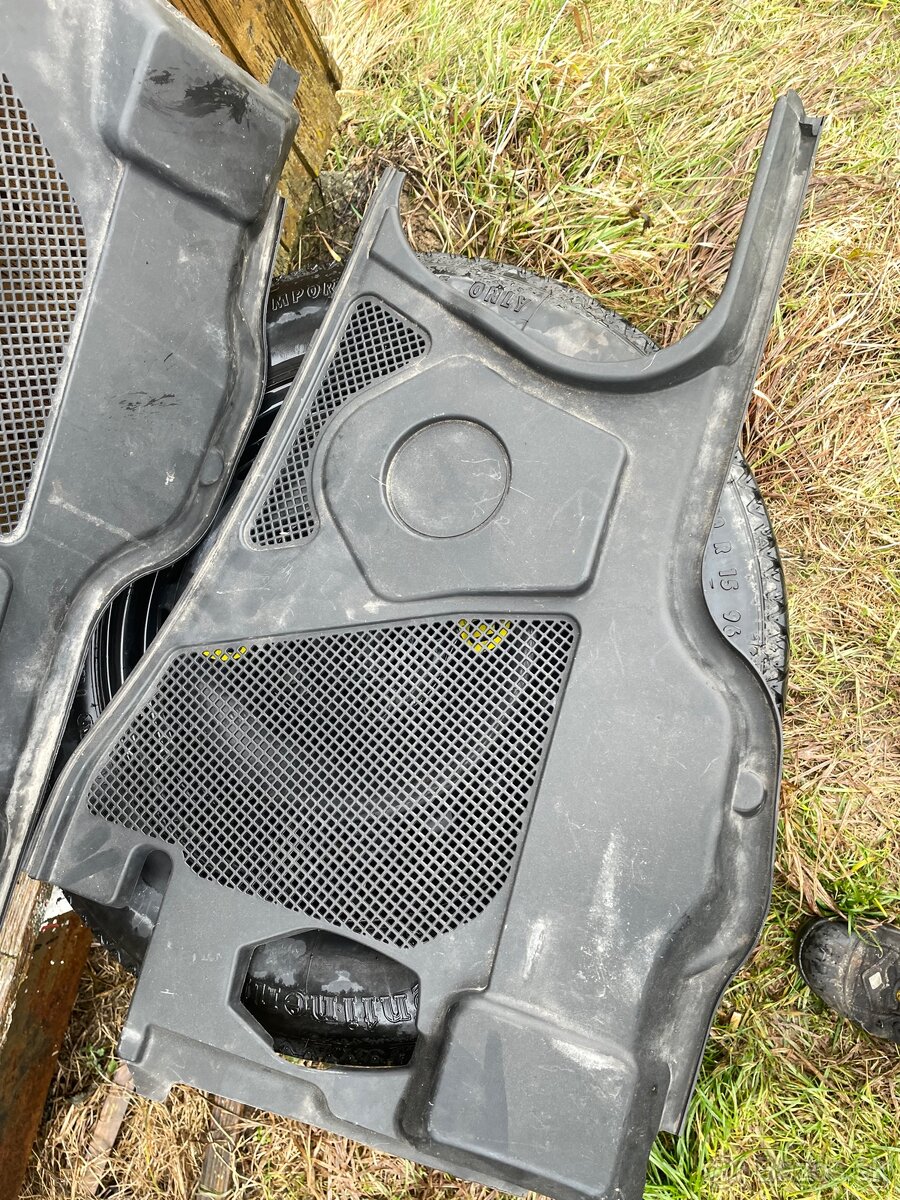 Audi a8 d3 plasty torpéda