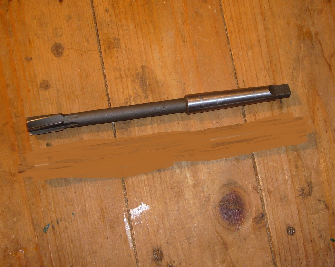 Strojný výstružník 11H8