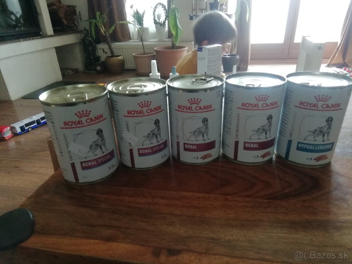 Predam psie konzervy royal canine renal a hypoallergenic
