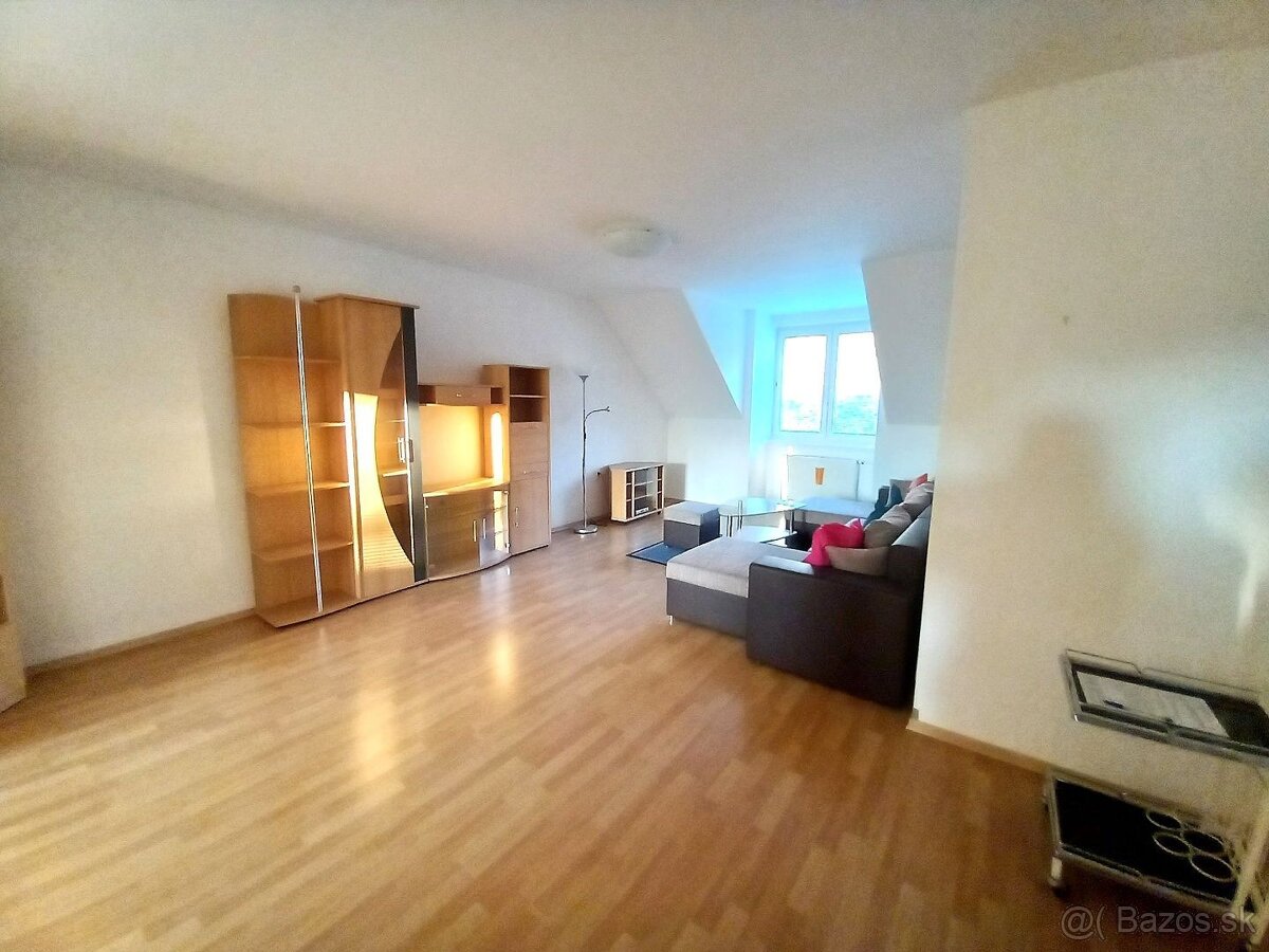 Prenájom krásny, výnimočný 4-izbový byt + balkón v peknom pr