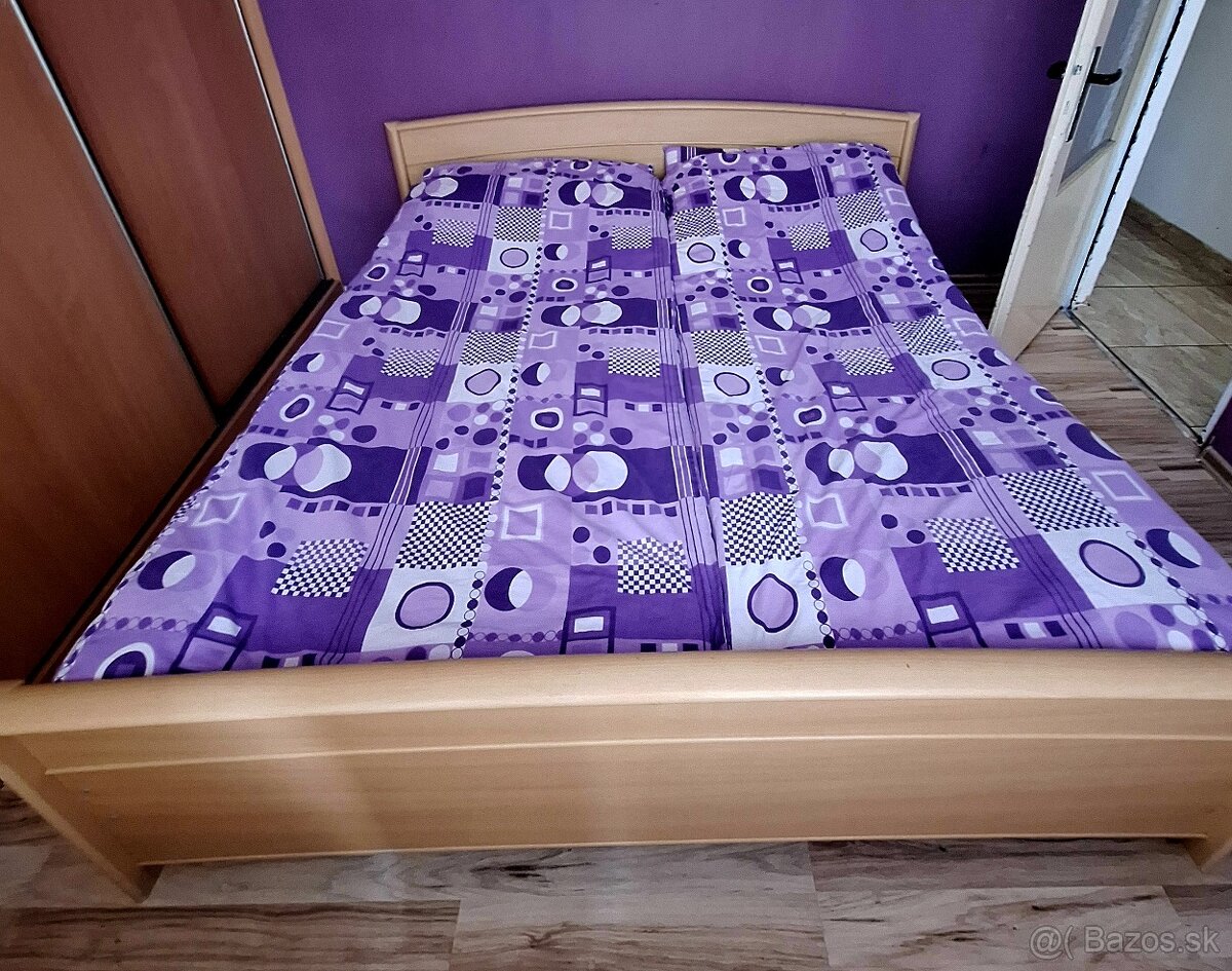 Manželská posteľ