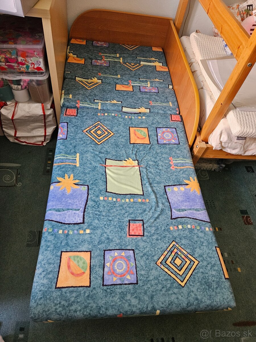 Roztahovacia pohovka s uloznym priestorom 105x60x75 cm