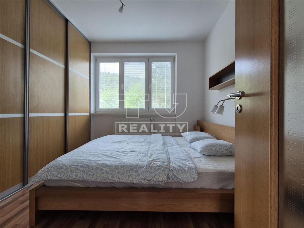 2 izbový byt s balkónom, kompletná rekonštrukcia - na...
