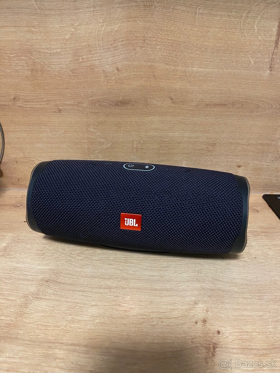 JBL Charge 4