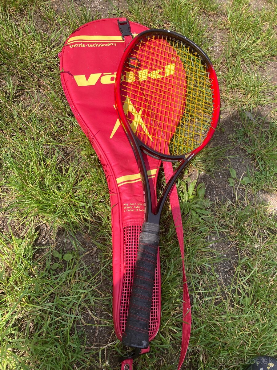 Raketa Volki s obalom červená