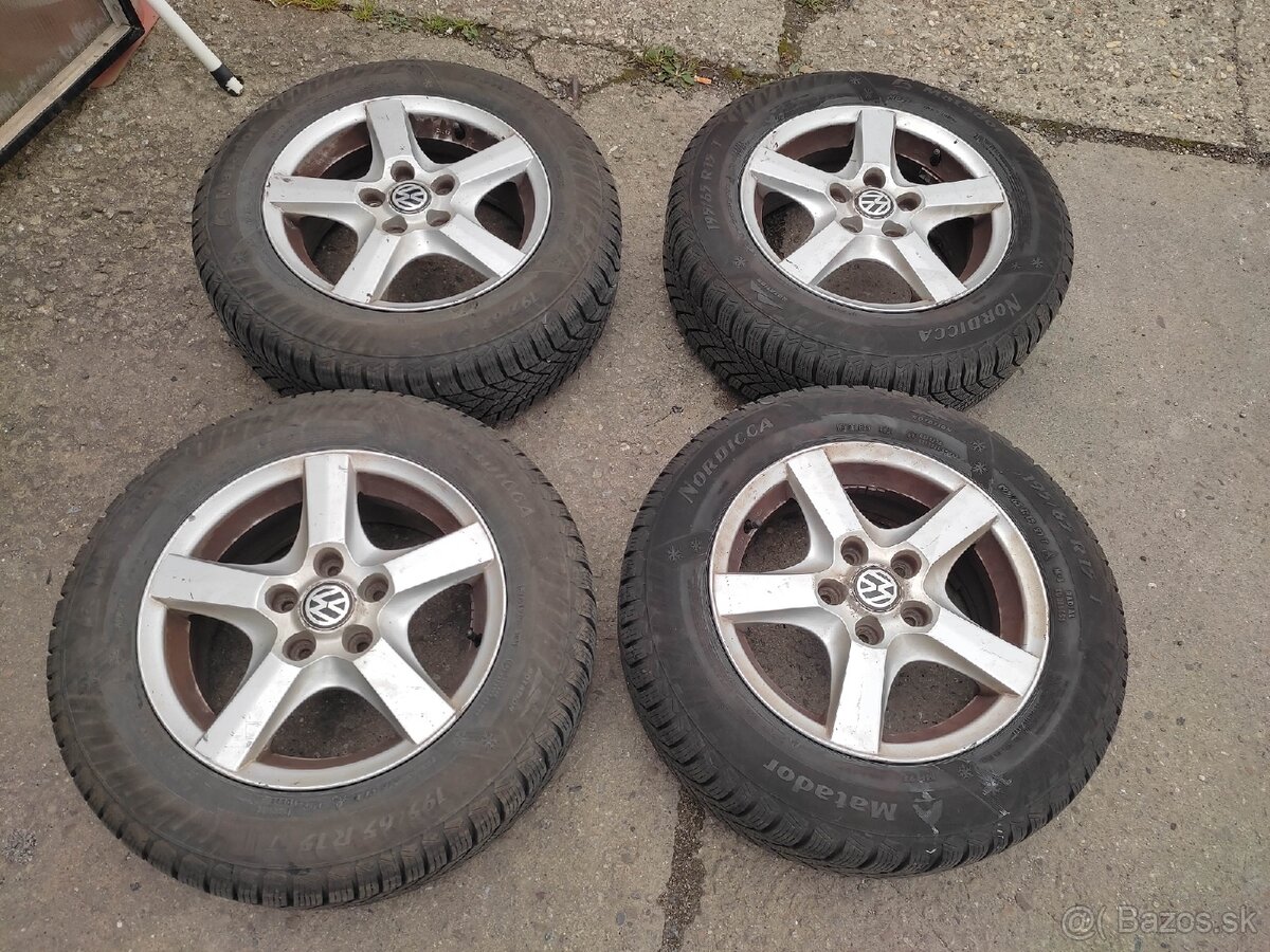 Predám zimné pneu Matador 195/65 R15 + elektróny 5x112 R15