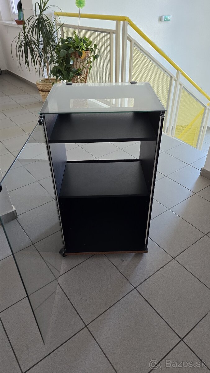 Hifi skrinka