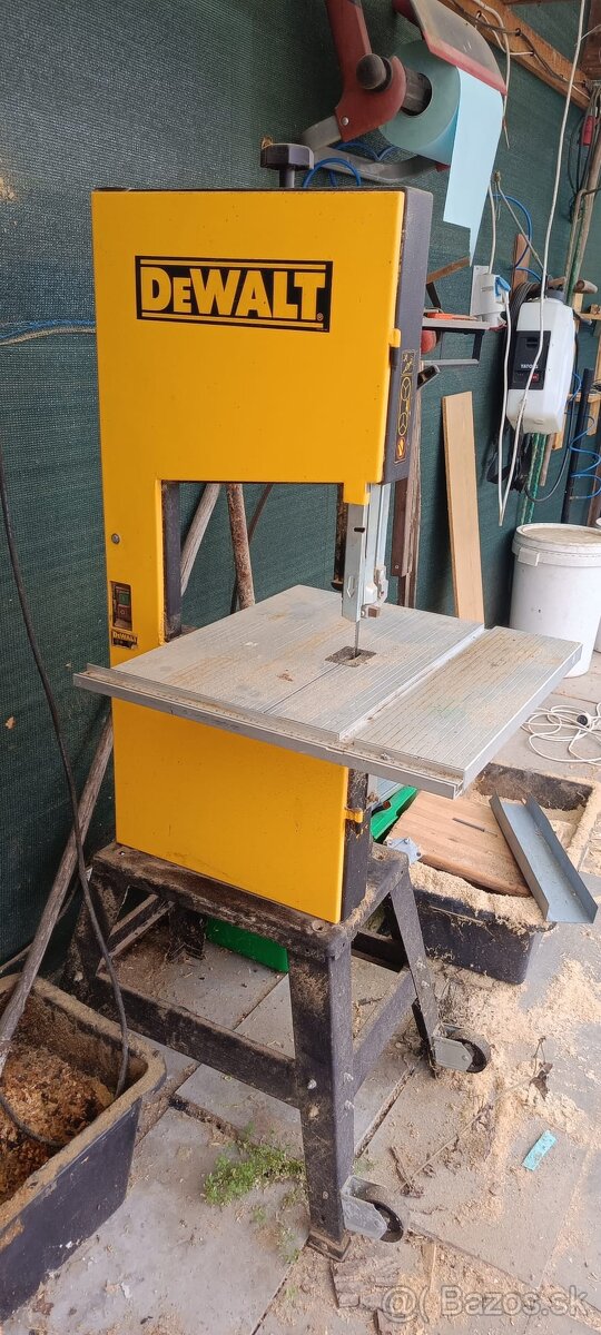 DEWALT Elektrická pásová píla