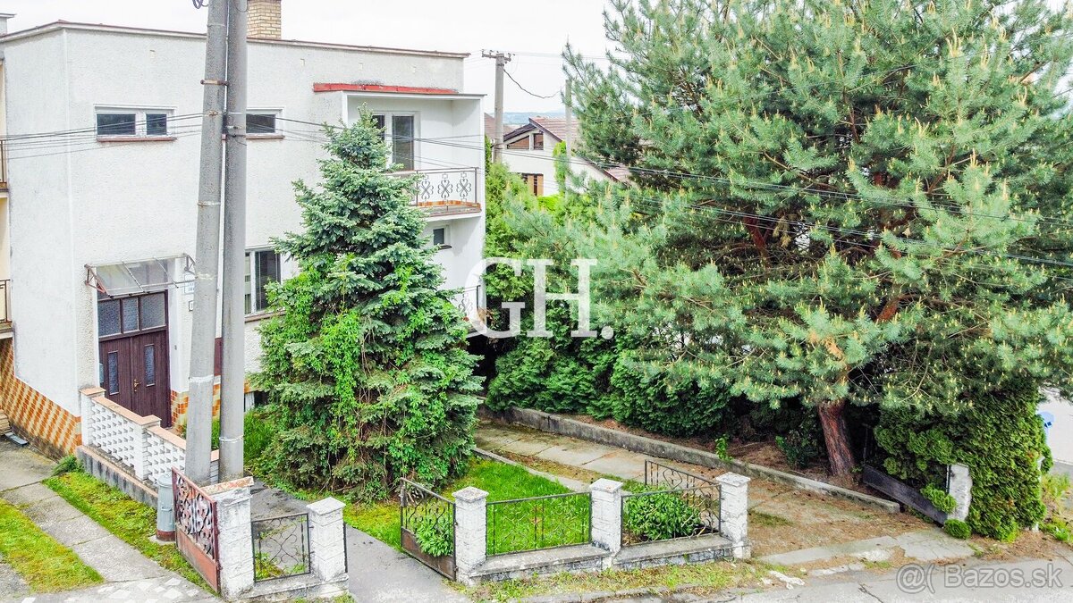 ZNÍŽENÁ CENA - Krajný rodinný dom s potenciálom v pokojnej č