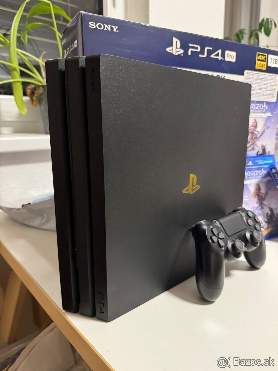 predám playstation 4 PRO 1 TB plus hry balenie obsahuje komp