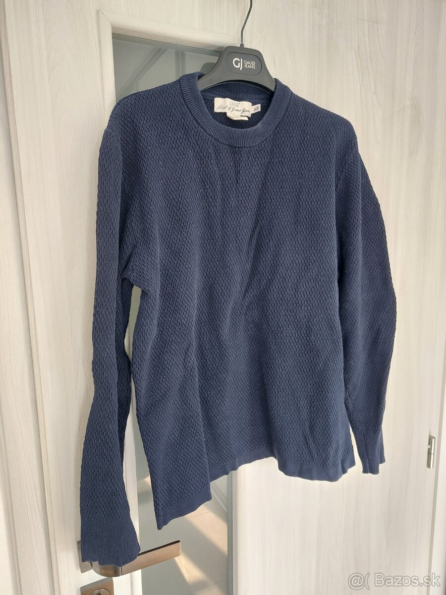 Sveter tmavomodry HM