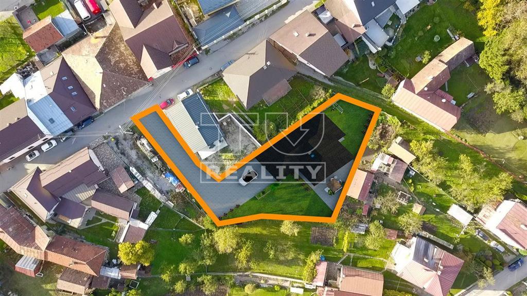 EXKLUZÍVNE, STAVEBNÝ POZEMOK, VARÍN 866m2