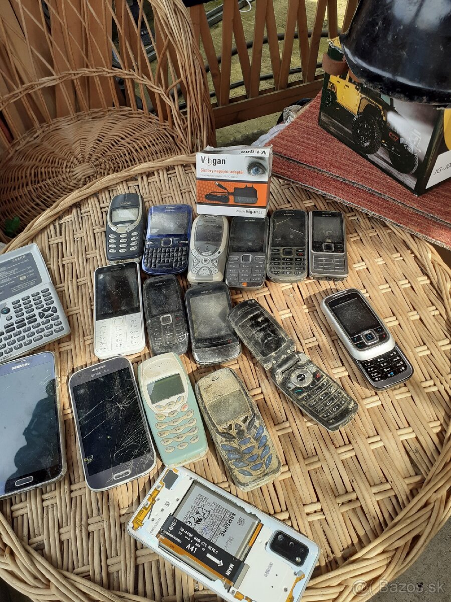 Predám staré mobilné telefóny
