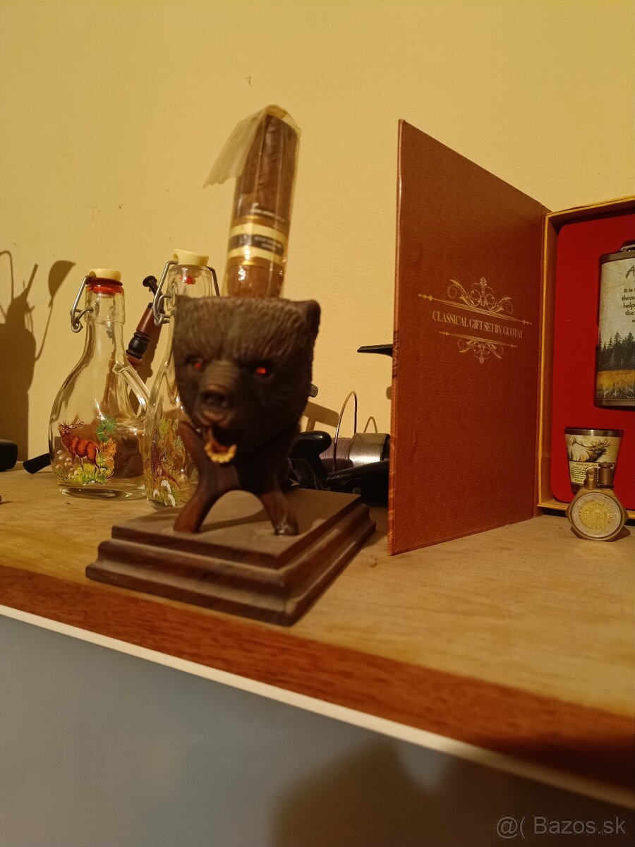 Vychádzková palica a dymka