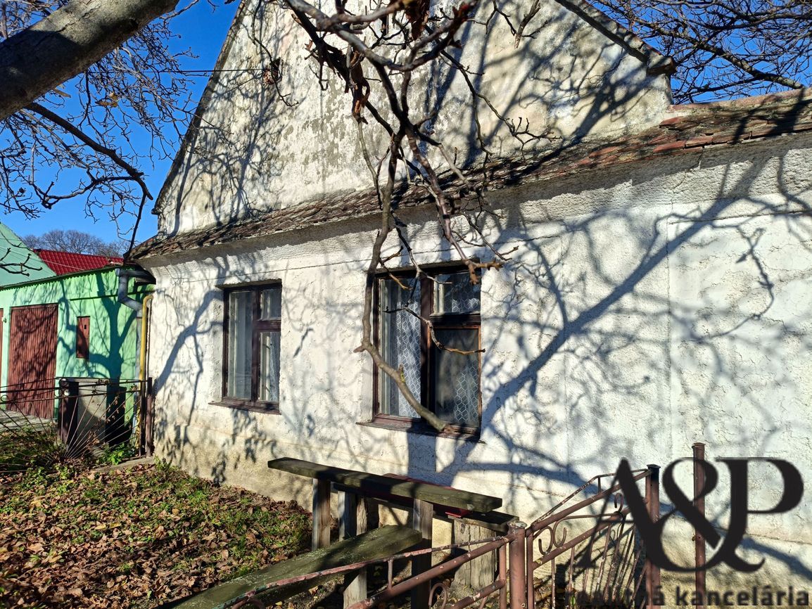 NA PREDAJ STARŠÍ RD S POZEMKOM, 593 M2, BORSKÝ SV.JUR, okr.