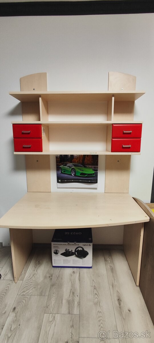 Písací stôl s nadstavbou