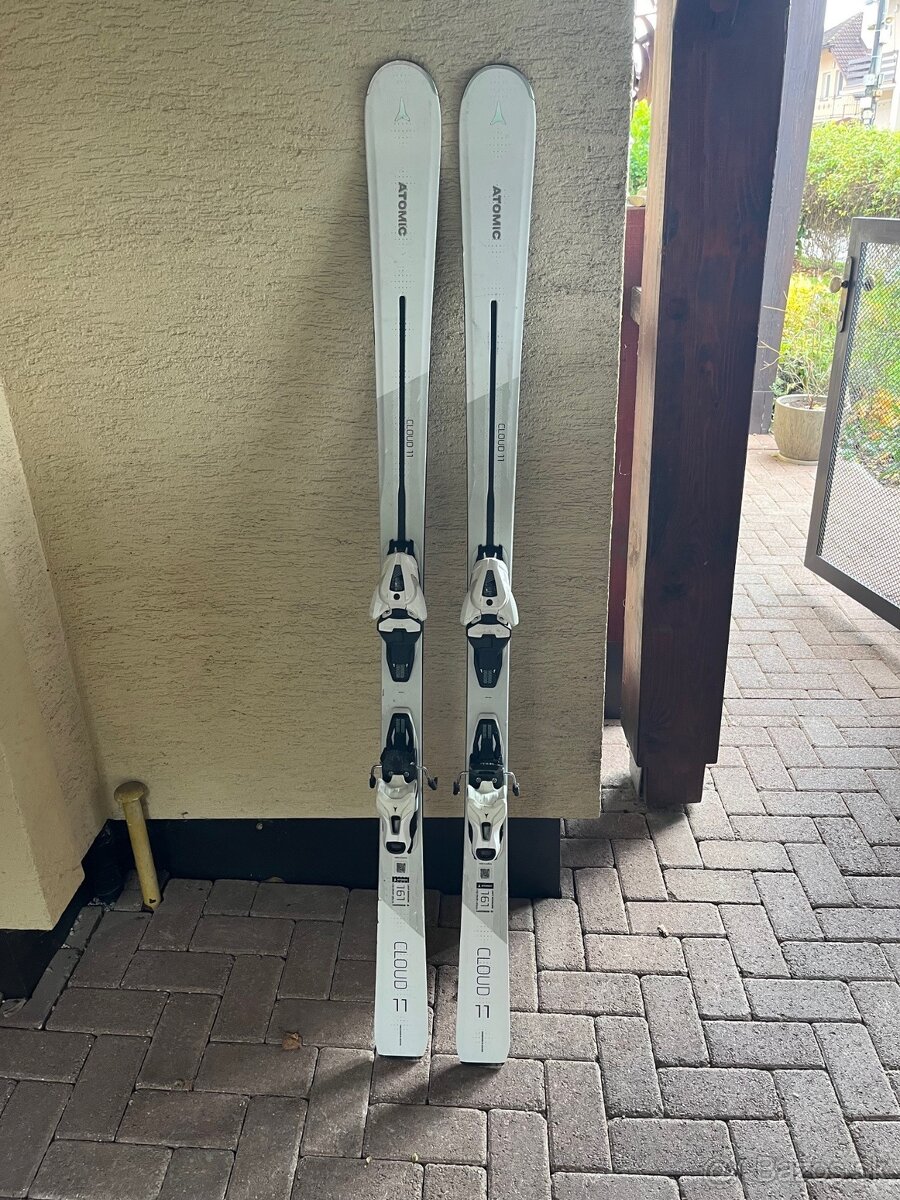 Predám zachovalé dámske lyže Atomic Cloud 11