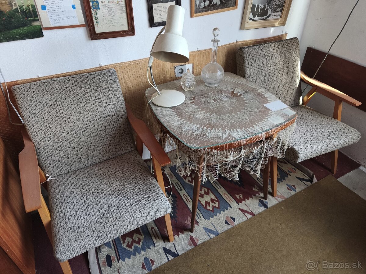 Dve retro kresla a stolik TATRA PRAVENEC / JIRAK