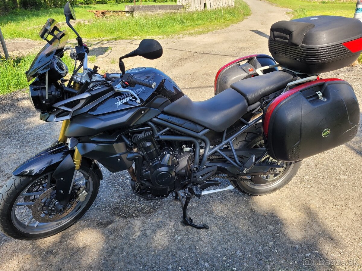 Triumph Tiger 800 XC cestovný paket, ABS
