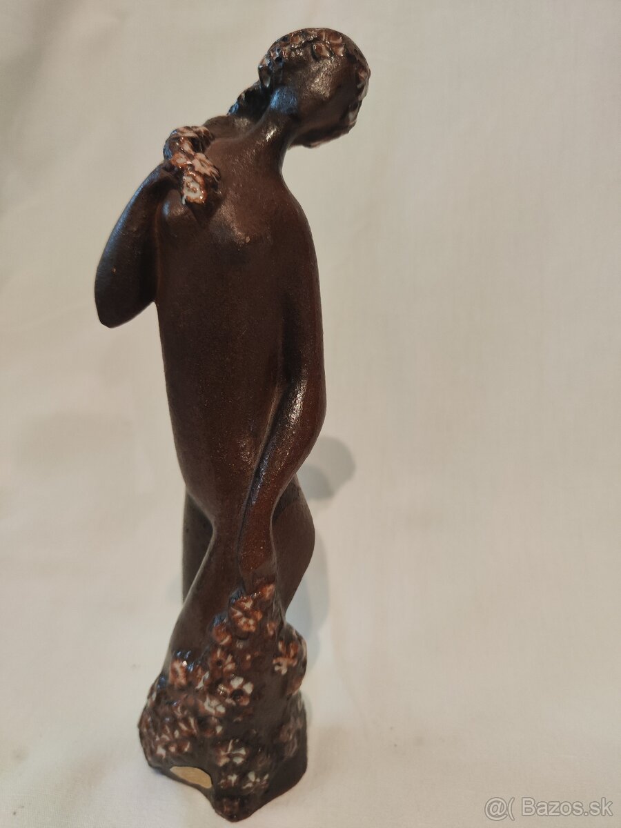 Sběratelská soška Akt - Dívka s květy - Bohumil Dobiáš, Jiho