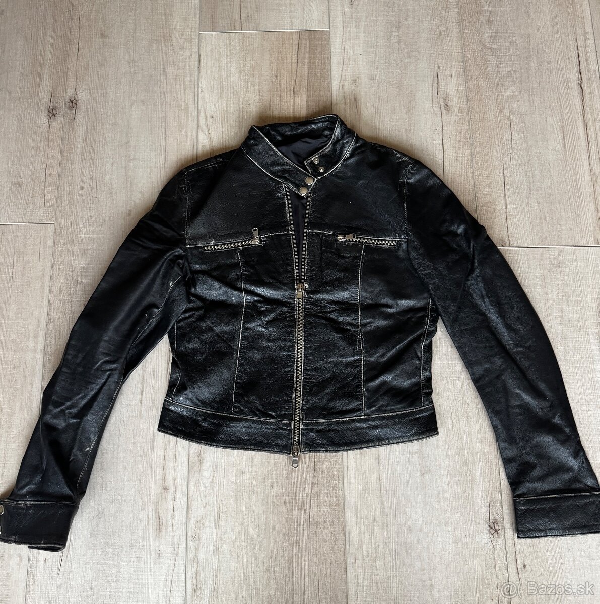 Čierna kožená bunda veľkosti S