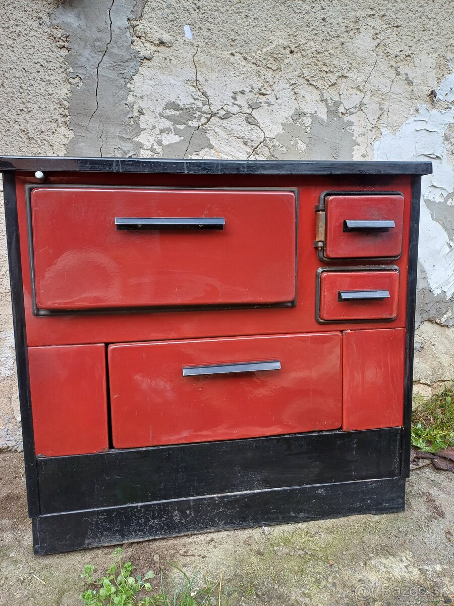 PEC NA PEVNÉ PALIVO