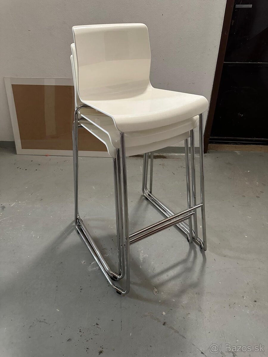 Darujem Ikea Glenn stolicky za granule