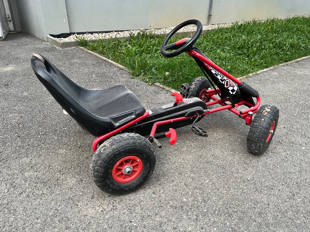 Go-kart šliapacia motokára