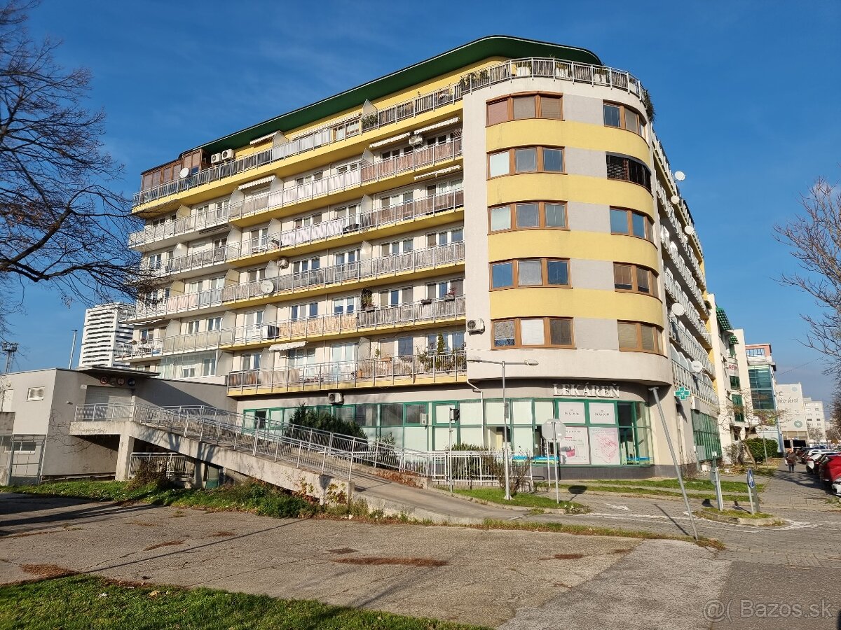 Na prenájom garážové státie na ul. Švabinského BA V