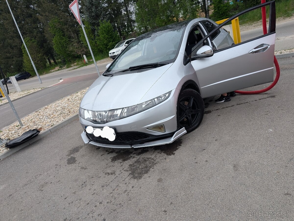 Predám/vymenim Honda civic 8g 2.2 103kw