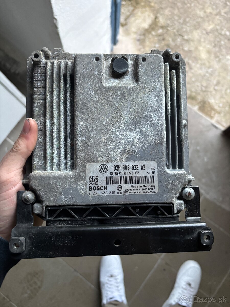 Riadiaca jednotka motora Passat b6 3.2 dsg