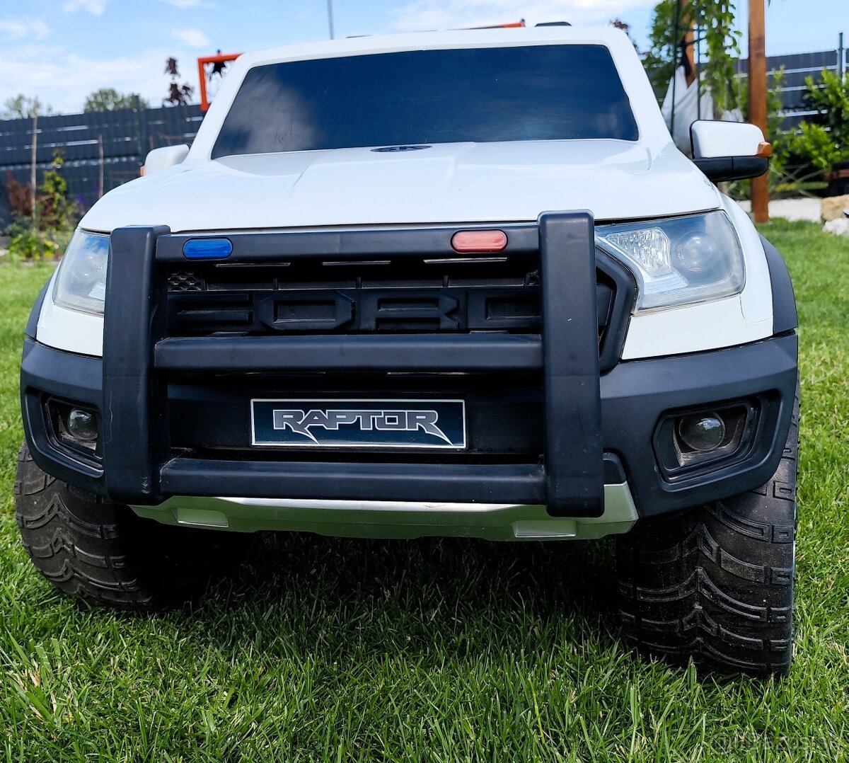 Rezervované - Elektrické autíčko Ford Police