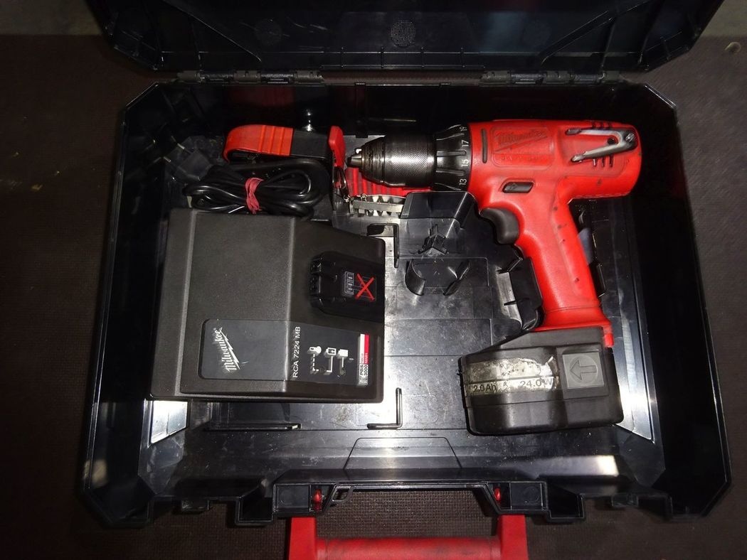 Aku skrutkovač MILWAUKEE PLD 12 X