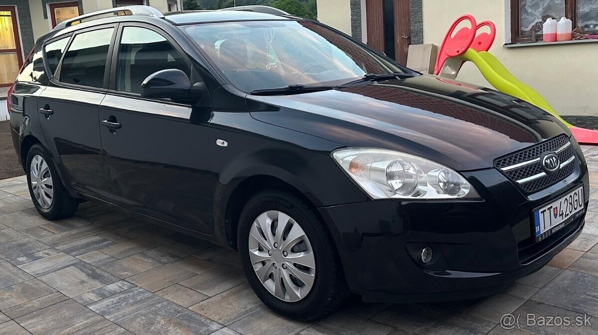 Predáme rodinné a spoľahlivé auto Kia Ceed SW 1,4- 77,2 kW