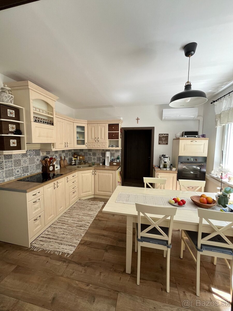 Na predaj 3-izbový byt, 75 m² – Krásna ulica, Galanta