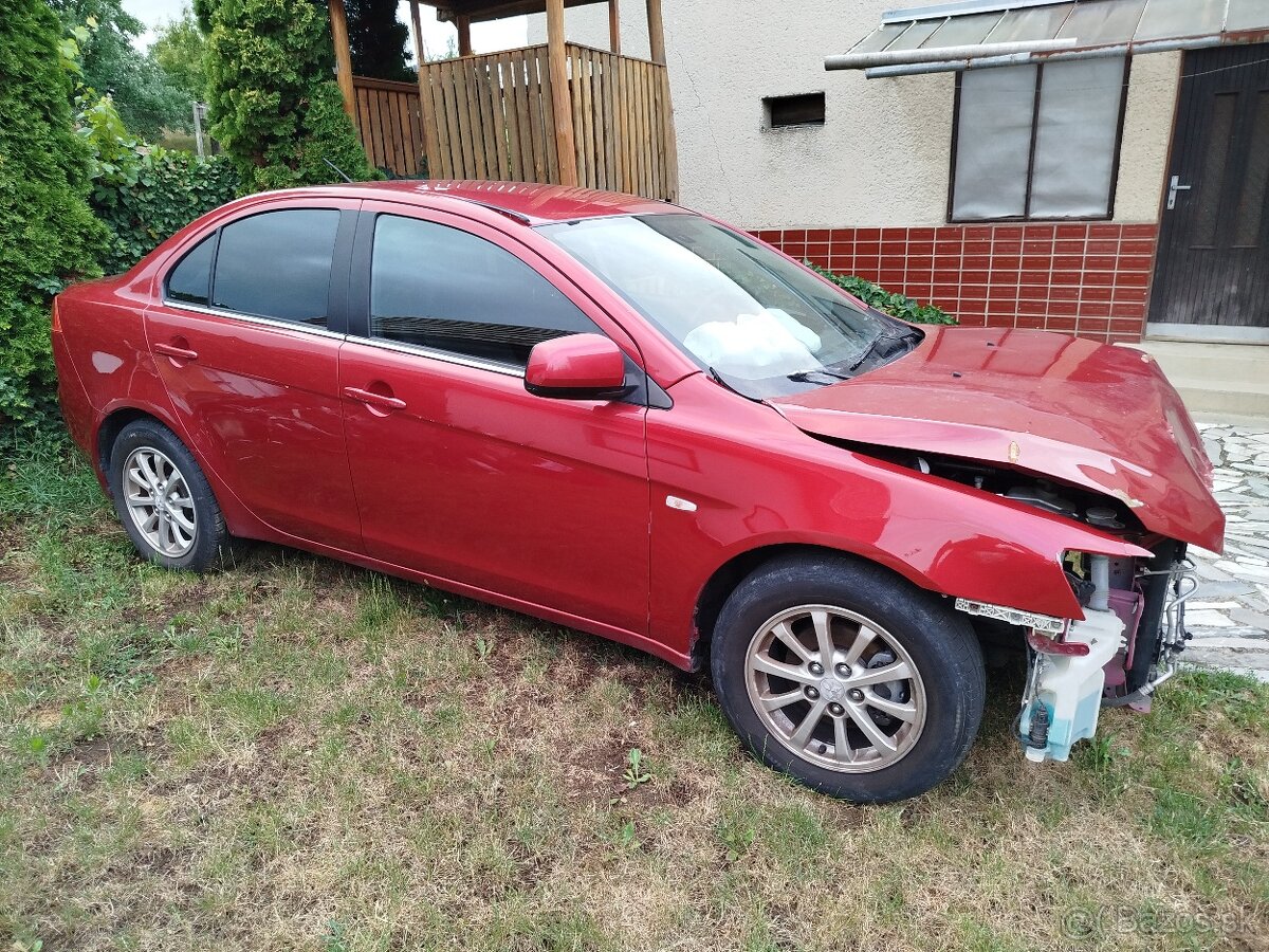 Mitsubishi lancer 2011 1.6 benzin