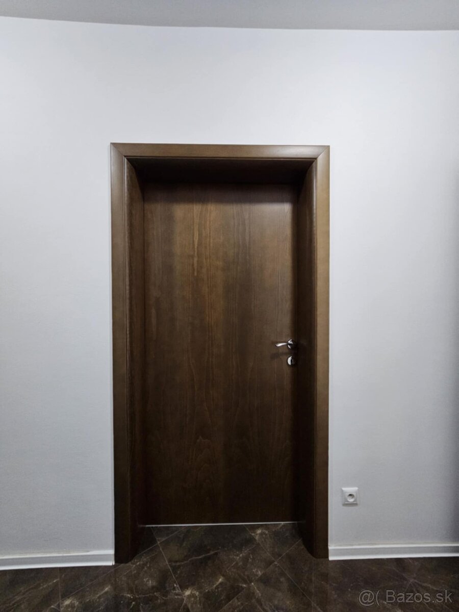 Dvere nominálne 70 (v skutočnosti 65)