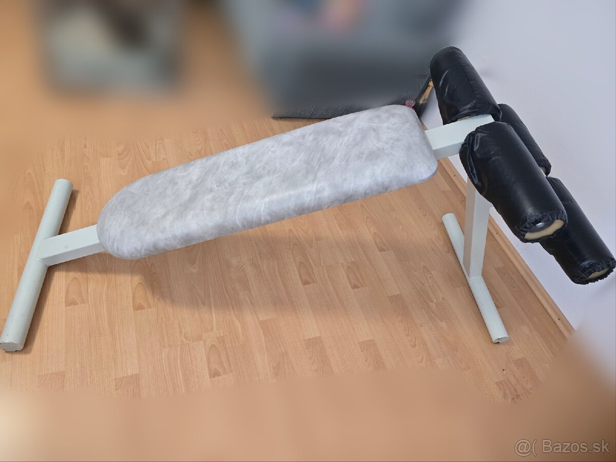 Šikmá posilňovacia lavička