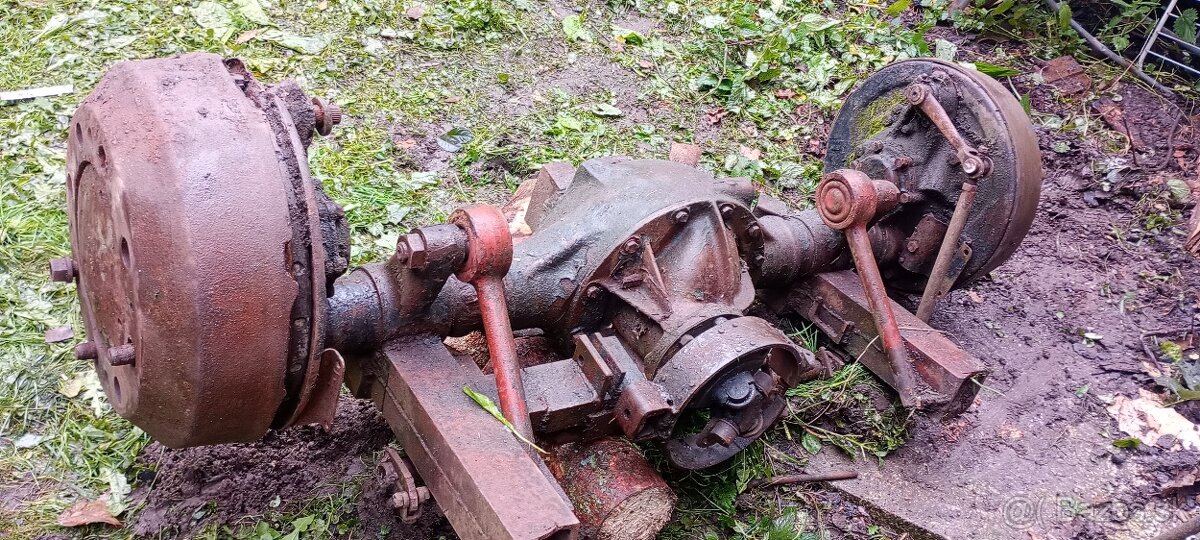 Predám nápravu na traktor z V3S