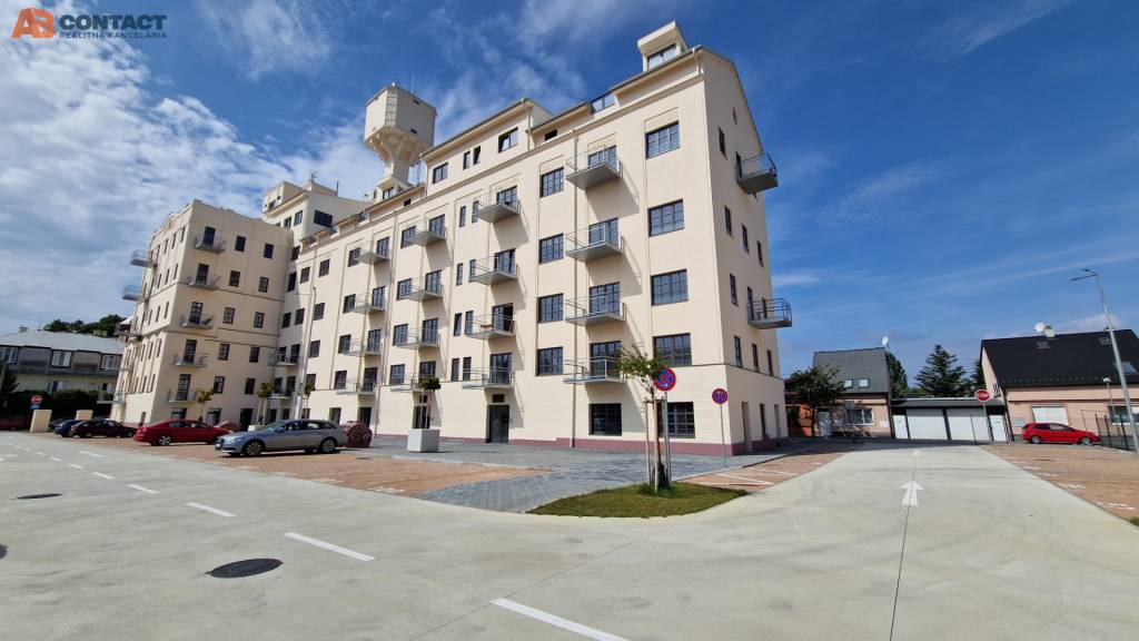 Praktický jednoizbový byt na prenájom