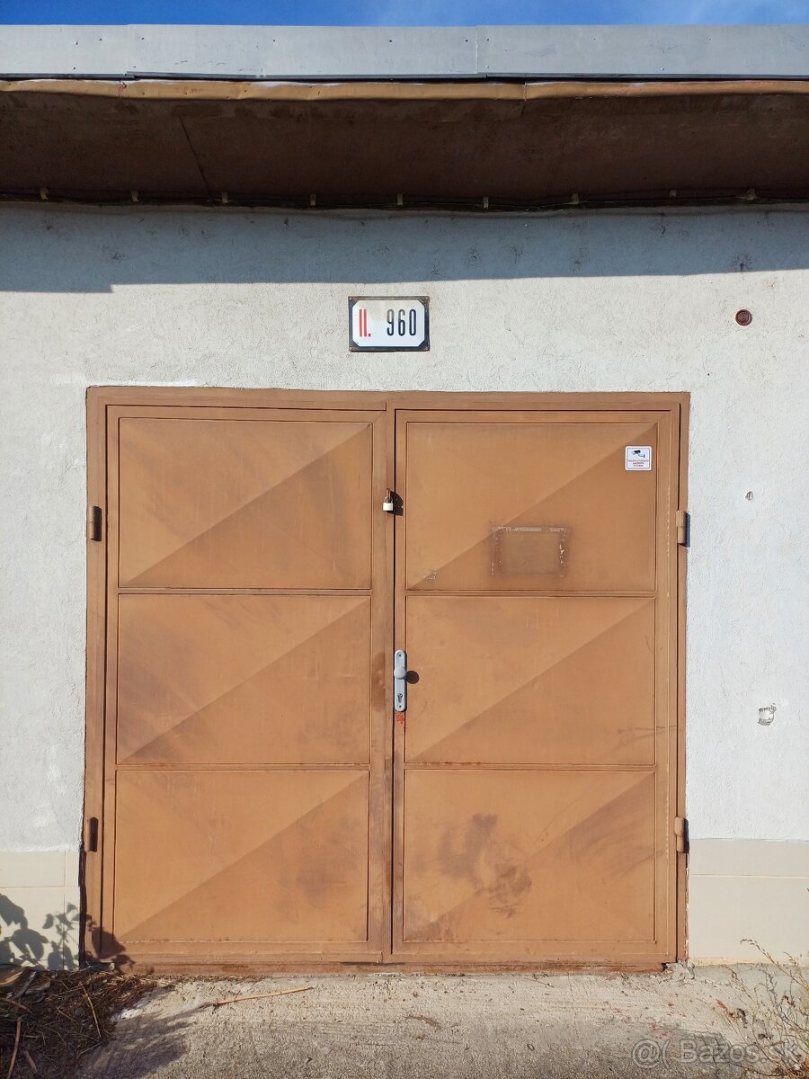 Prenájom garáže na Riečnej ulici v Prievidzi.